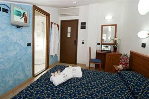 Hotel Queen Mary (Cattolica)